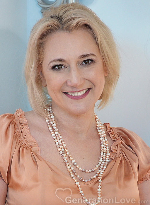 Elena, 44, France