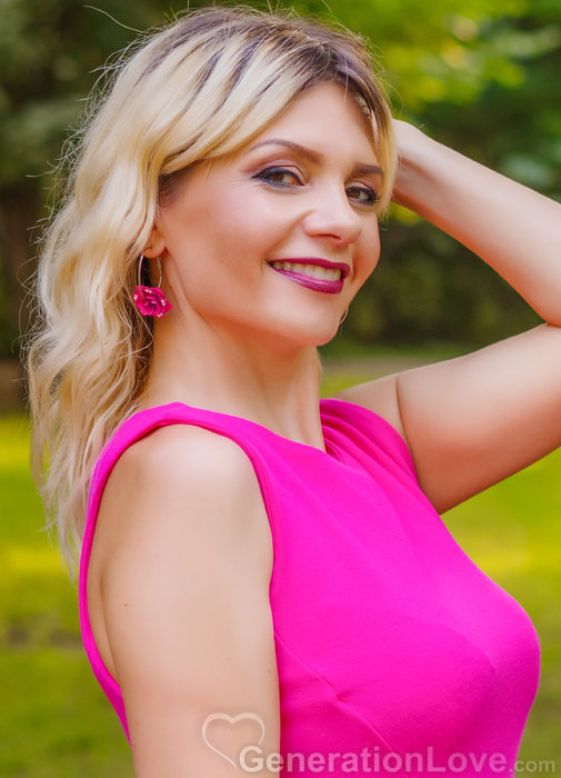 Irina, 47, Украина