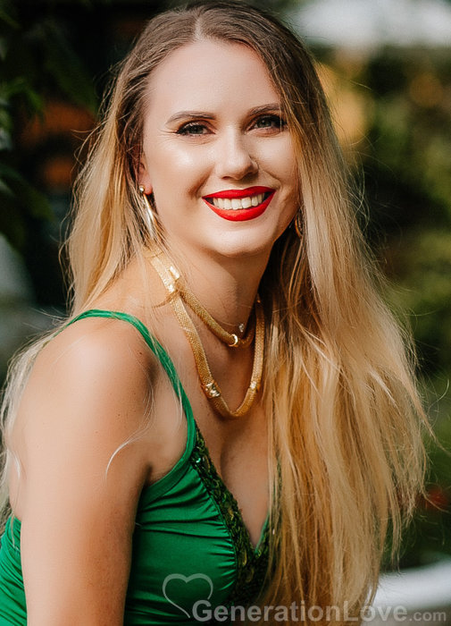 Olesya, 41, Ukraine