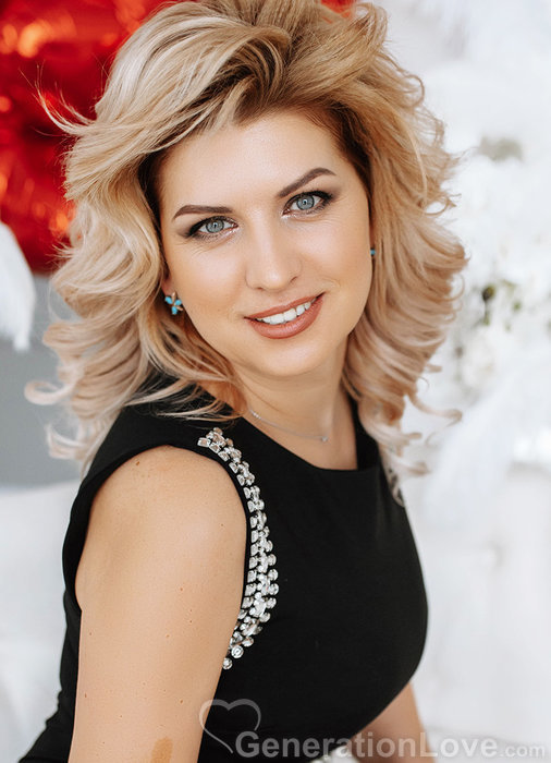 Nelya, 48, Ukraine
