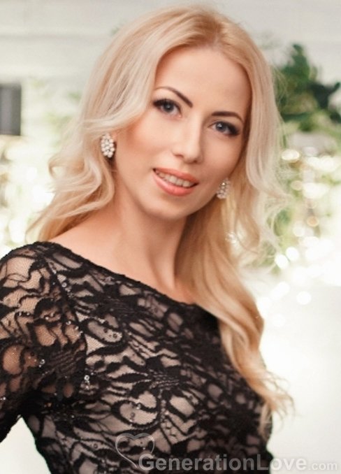 Elena, 40, Ukraine
