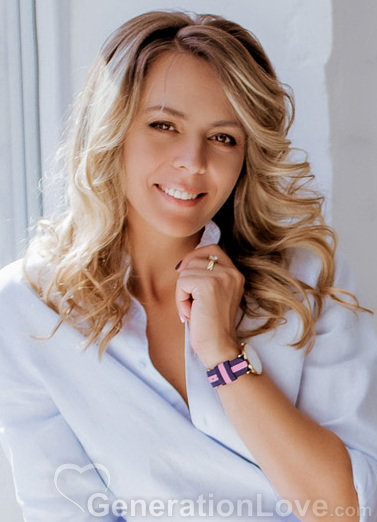 Yuliya, 41, Украина