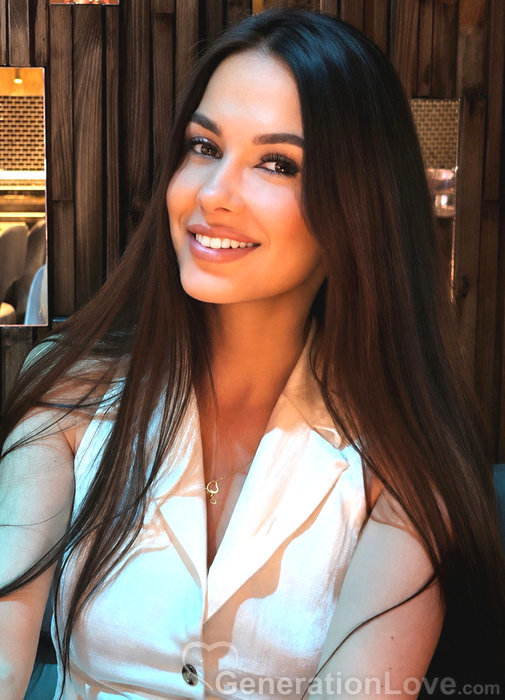 Elena, 43, Germany