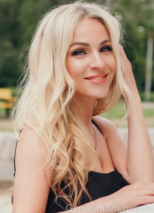 Marianna, 48, Ukraine