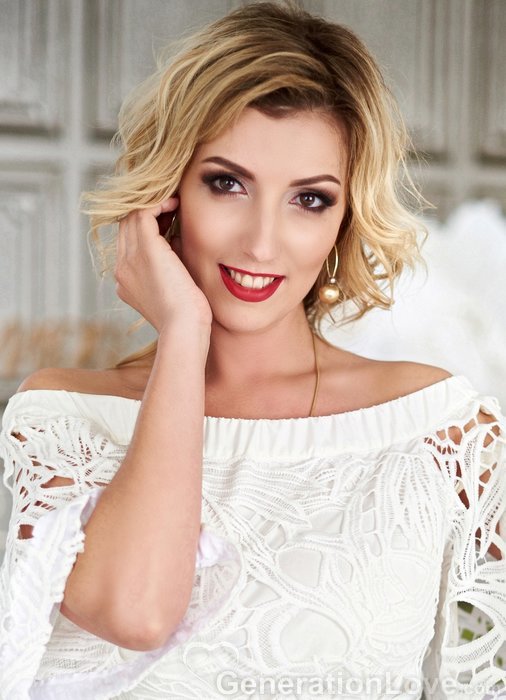 Yuliya, 43, Ukraine