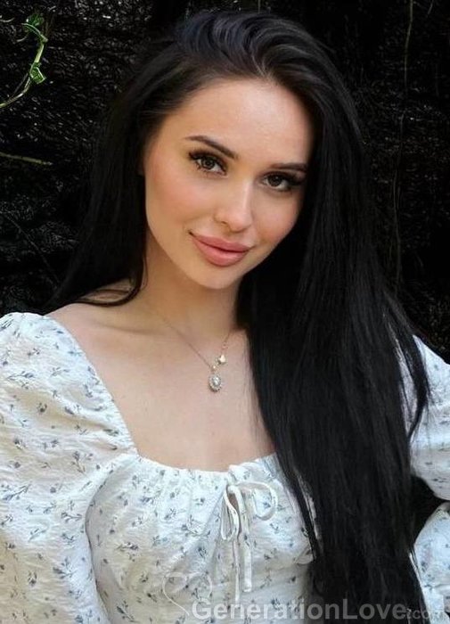Oleksandra, 25, Ukraine