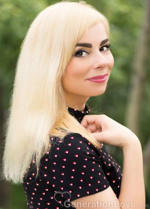 Elena, 37, Україна