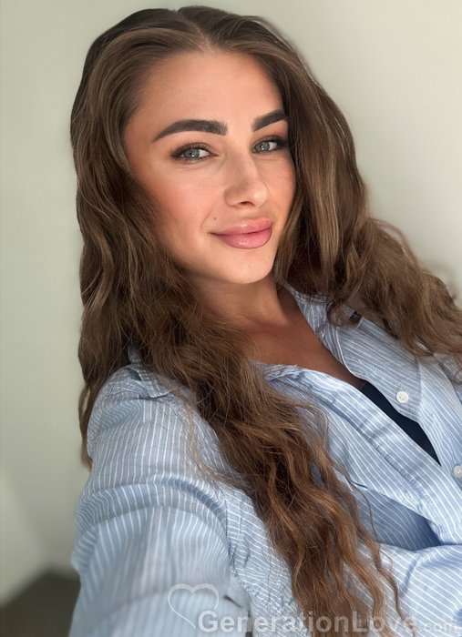 Yuliia, 30, Finlande