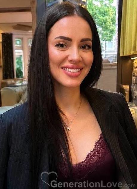 Anastasiia, 42, United Kingdom