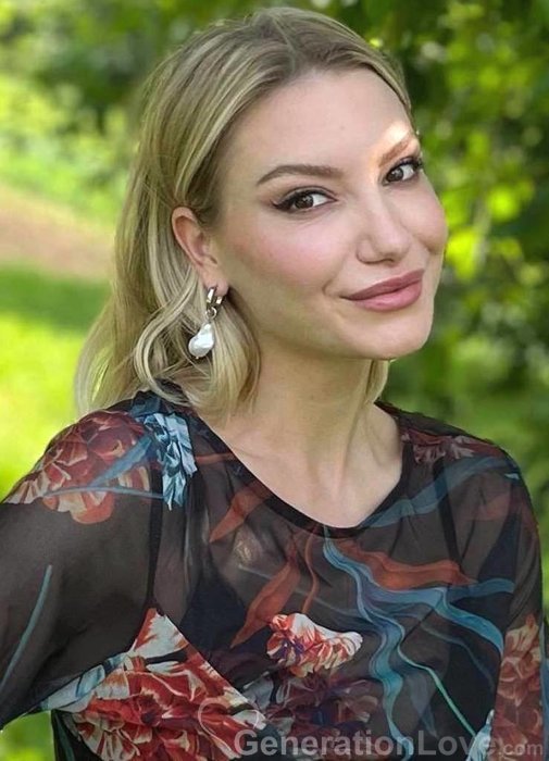 Iryna, 33, Ukraine