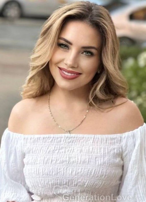 Sabina, 33, USA