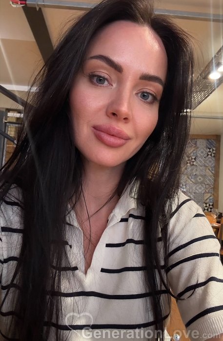 Anastasiia, 42, United Kingdom